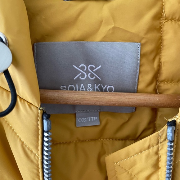 SOIA & KYO mustard yellow vest with hood. NWT. - Picture 2 of 3